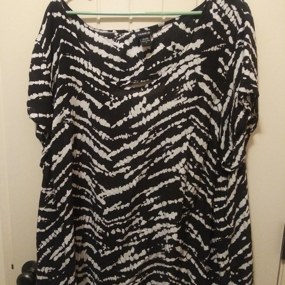 Torrid Size 4 Back Cut Out Blouse